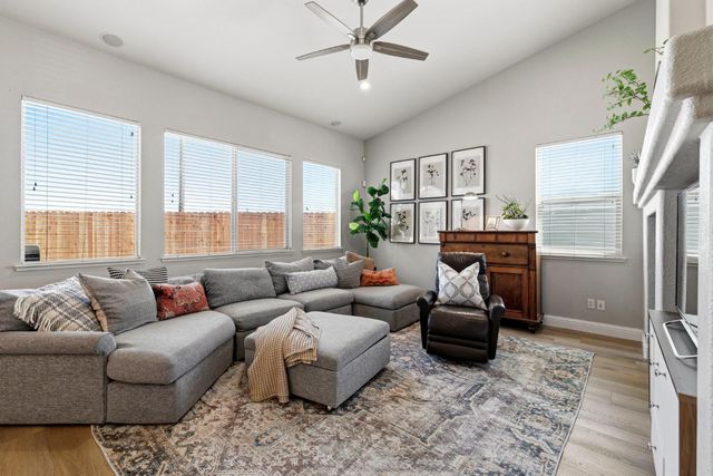 1924 Saint Patrick Way, Roseville, CA 95747