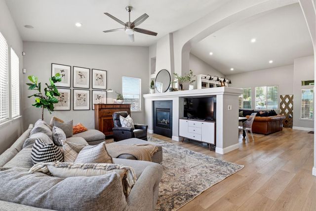 1924 Saint Patrick Way, Roseville, CA 95747