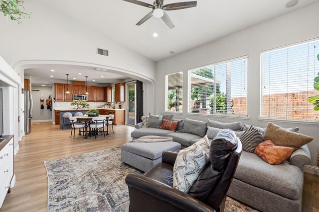 1924 Saint Patrick Way, Roseville, CA 95747