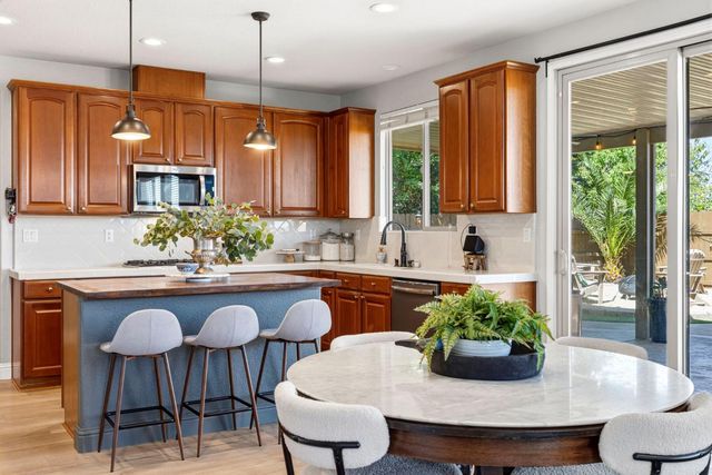 1924 Saint Patrick Way, Roseville, CA 95747