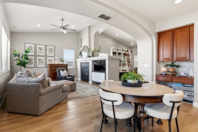 1924 Saint Patrick Way, Roseville, CA 95747