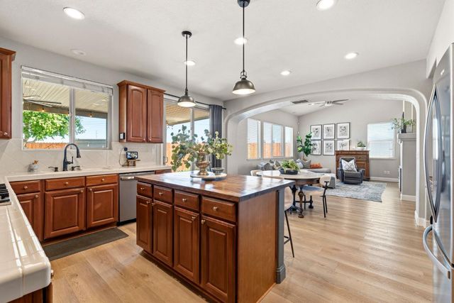 1924 Saint Patrick Way, Roseville, CA 95747