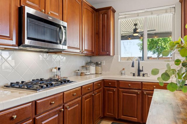 1924 Saint Patrick Way, Roseville, CA 95747