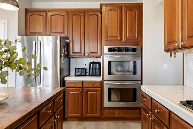 1924 Saint Patrick Way, Roseville, CA 95747