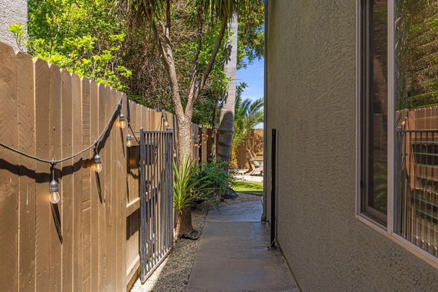 1924 Saint Patrick Way, Roseville, CA 95747