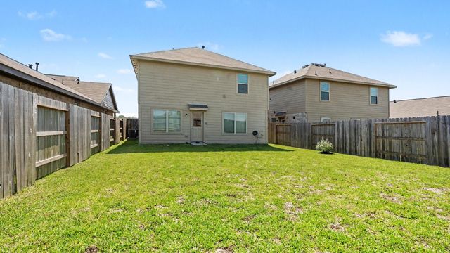 9106 Burnet Fields Drive, Baytown, TX 77521