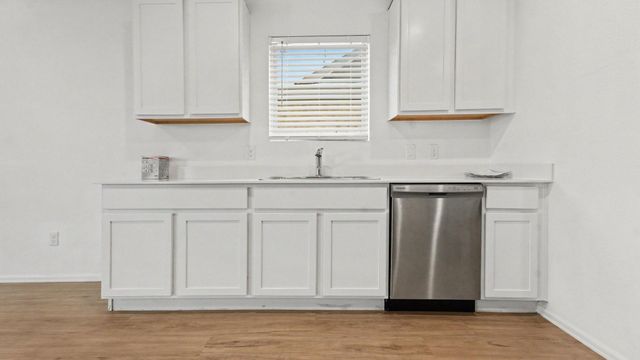 9106 Burnet Fields Drive, Baytown, TX 77521