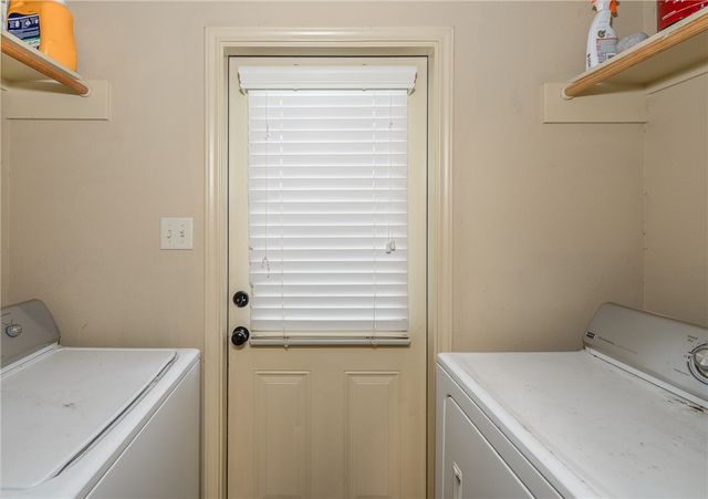 4311 Commando Trail, College Station, TX 77845