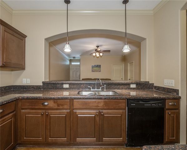 4311 Commando Trail, College Station, TX 77845