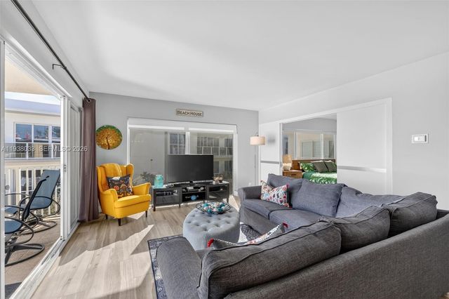 1203 Hillsboro Mile P2, Hillsboro Beach, FL 33062