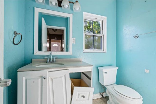 8544 Noble Avenue, North Hills, CA 91343