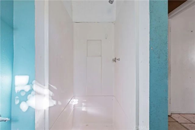 8544 Noble Avenue, North Hills, CA 91343