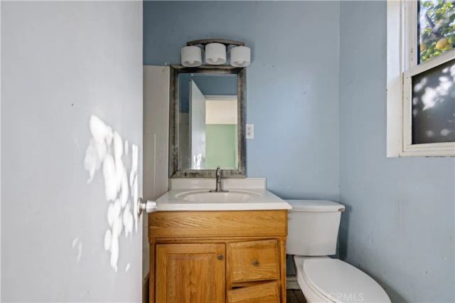 8544 Noble Avenue, North Hills, CA 91343