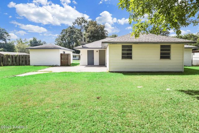 829 Choctaw Drive, Opelousas, LA 70570