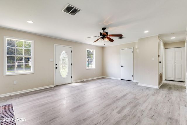 829 Choctaw Drive, Opelousas, LA 70570