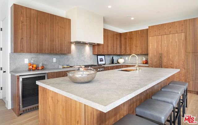 3985 Mclaughlin Avenue, Los Angeles, CA 90066