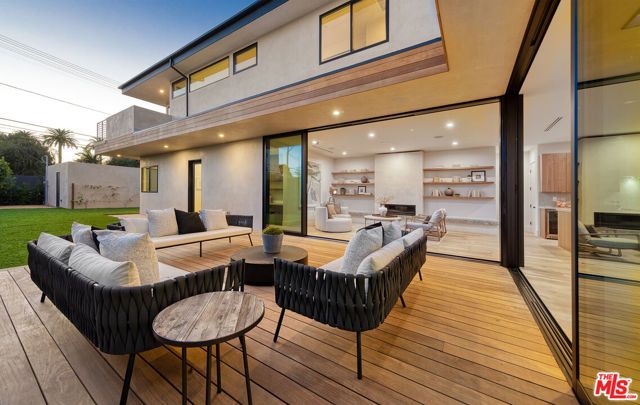 3985 Mclaughlin Avenue, Los Angeles, CA 90066