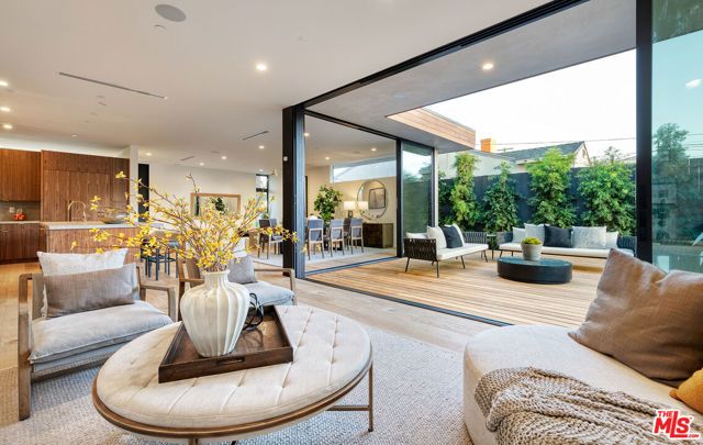 3985 Mclaughlin Avenue, Los Angeles, CA 90066