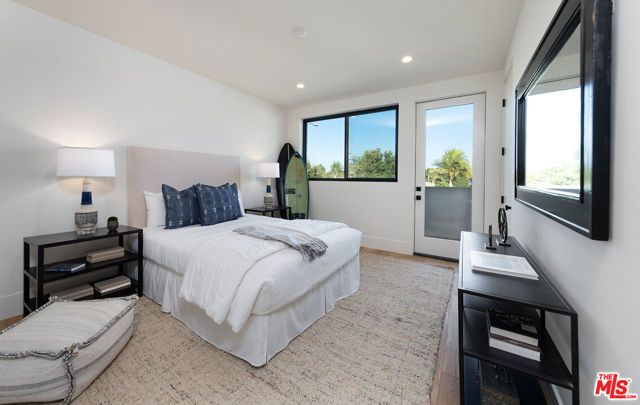 3985 Mclaughlin Avenue, Los Angeles, CA 90066