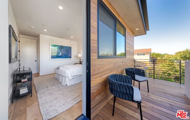 3985 Mclaughlin Avenue, Los Angeles, CA 90066