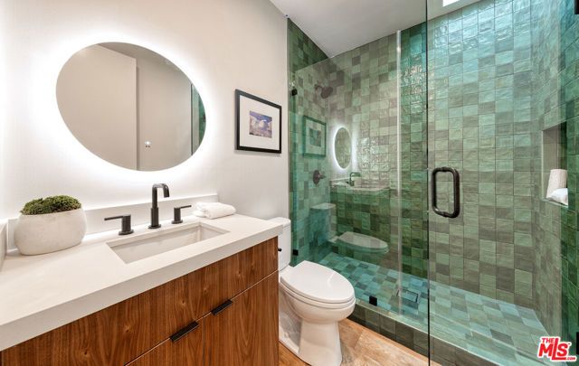3985 Mclaughlin Avenue, Los Angeles, CA 90066