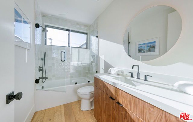 3985 Mclaughlin Avenue, Los Angeles, CA 90066