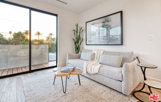 3985 Mclaughlin Avenue, Los Angeles, CA 90066