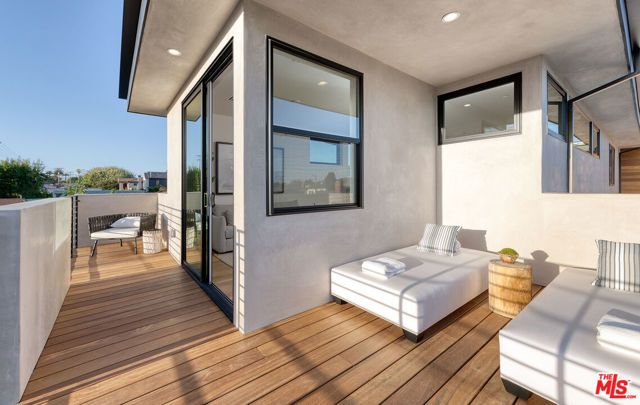 3985 Mclaughlin Avenue, Los Angeles, CA 90066