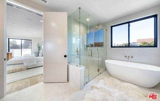 3985 Mclaughlin Avenue, Los Angeles, CA 90066