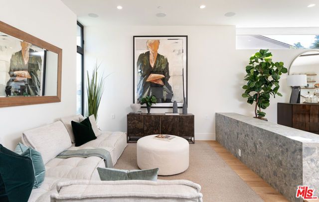 3985 Mclaughlin Avenue, Los Angeles, CA 90066