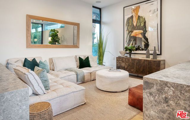 3985 Mclaughlin Avenue, Los Angeles, CA 90066