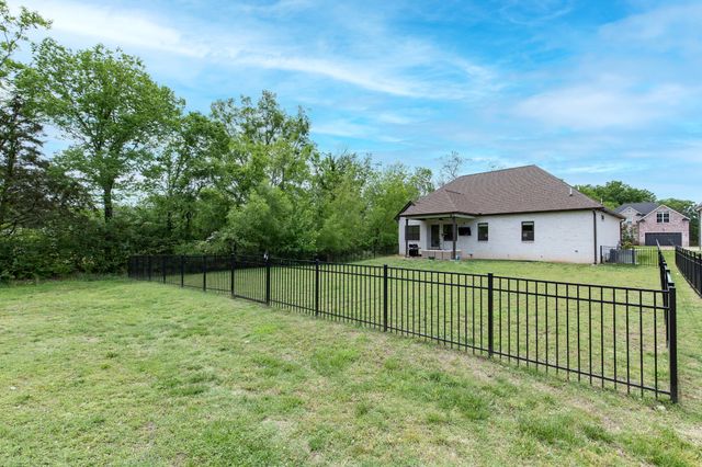 405 Hunter Bryce Ln, Lebanon, TN 37087