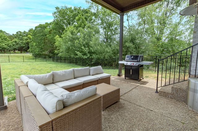 405 Hunter Bryce Ln, Lebanon, TN 37087