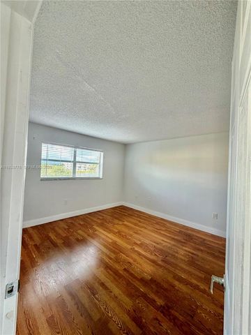 8350 Sunrise Lakes Blvd 202, Sunrise, FL 33322