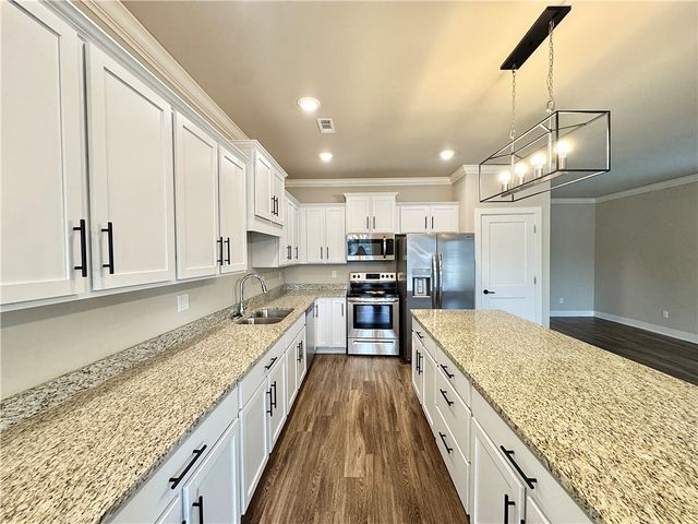 1011 NE Heights Lane, Bentonville, AR 72712