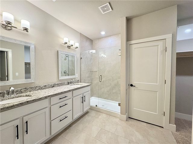 1011 NE Heights Lane, Bentonville, AR 72712