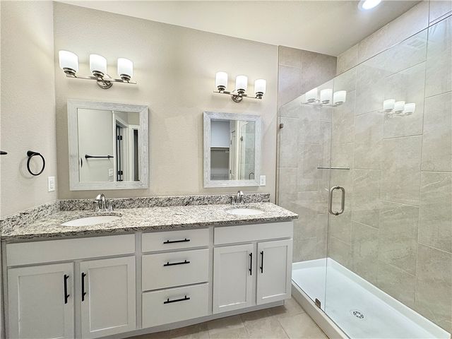 1011 NE Heights Lane, Bentonville, AR 72712