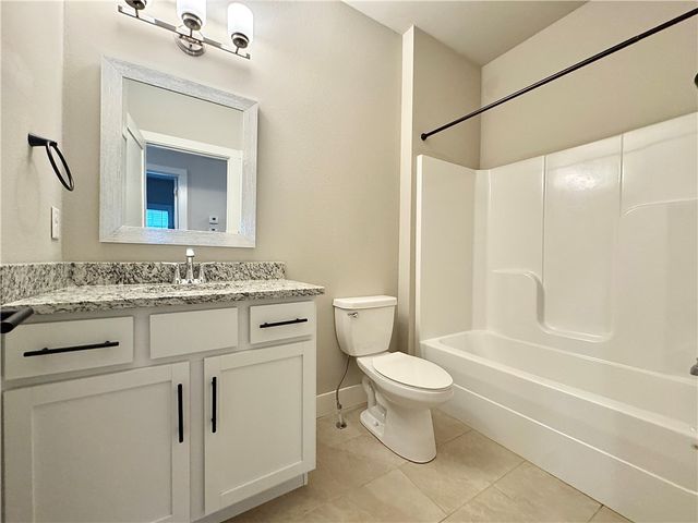 1011 NE Heights Lane, Bentonville, AR 72712