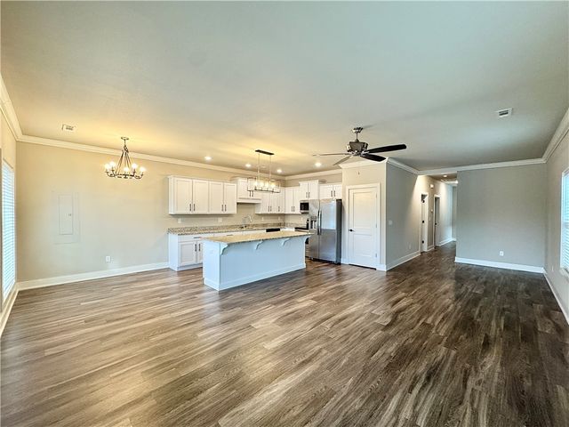 1011 NE Heights Lane, Bentonville, AR 72712