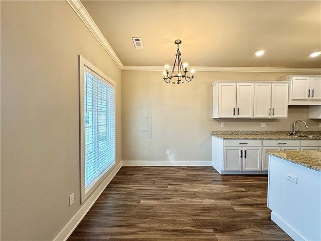 1011 NE Heights Lane, Bentonville, AR 72712