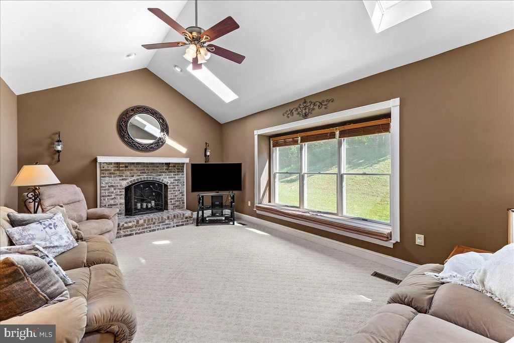 211 CULLEN WAY, Newark, DE 19711