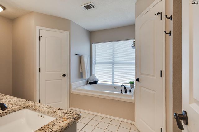 5019 BAYBERRY DRIVE, Wichita Falls, TX 76310