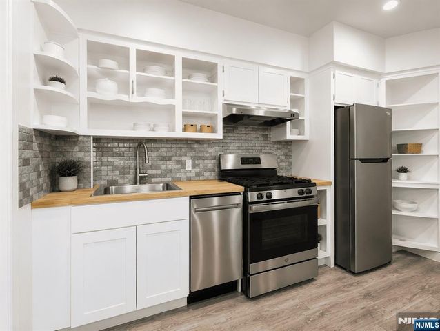 31 Meade Street, West Orange, NJ 07052