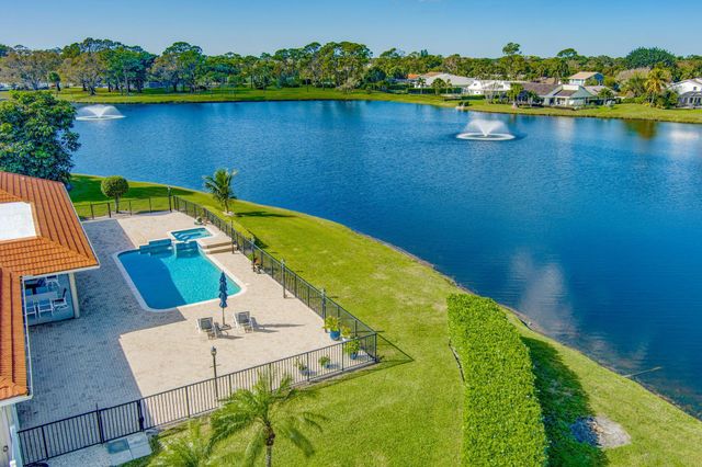 6249 Woodcutter Court, Palm Beach Gardens, FL 33418