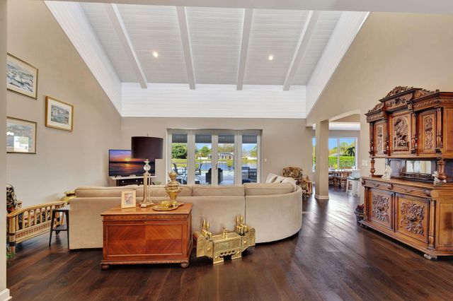 6249 Woodcutter Court, Palm Beach Gardens, FL 33418