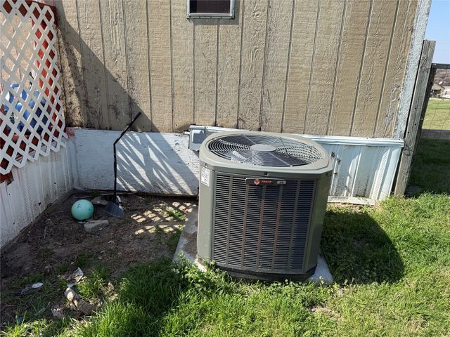 167 Blue Sky Lane, Springtown, TX 76082