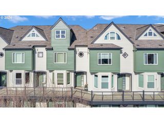 905 N HARBOUR Dr #6, Portland, OR 97217