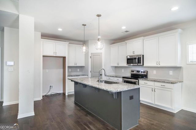 325 Pearl Moss Lane, Kathleen, GA 31047