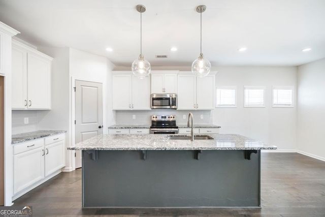 325 Pearl Moss Lane, Kathleen, GA 31047