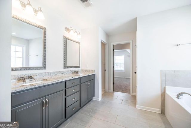 325 Pearl Moss Lane, Kathleen, GA 31047